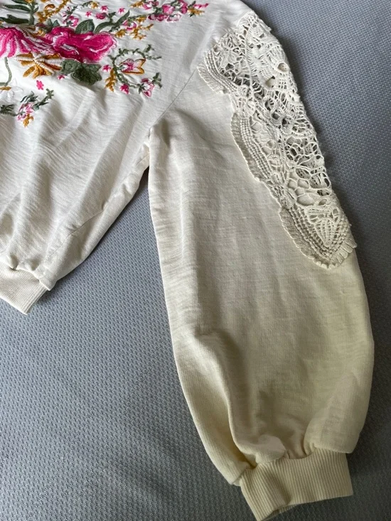 Anthropologie Cream Pullover Sweatshirt  Pink/Green Floral Embroidery Small - Picture 7 of 8